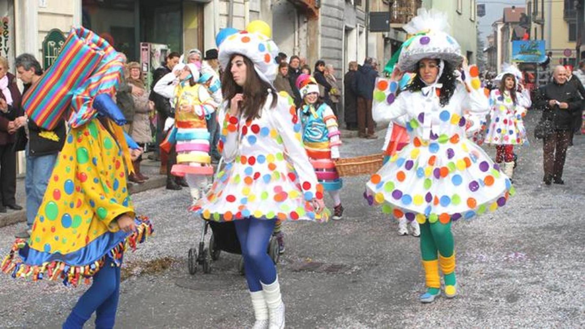 Lontani Da Casa Panzió Borgofranco d'Ivrea Kültér fotó